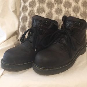 Steel toe boots